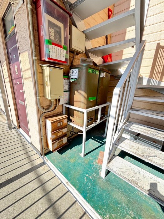 物件外観写真6　(エントランス部分)