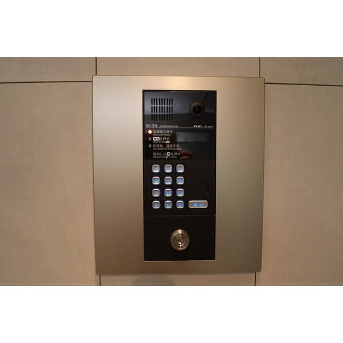 物件外観写真4　(エントランス部分)