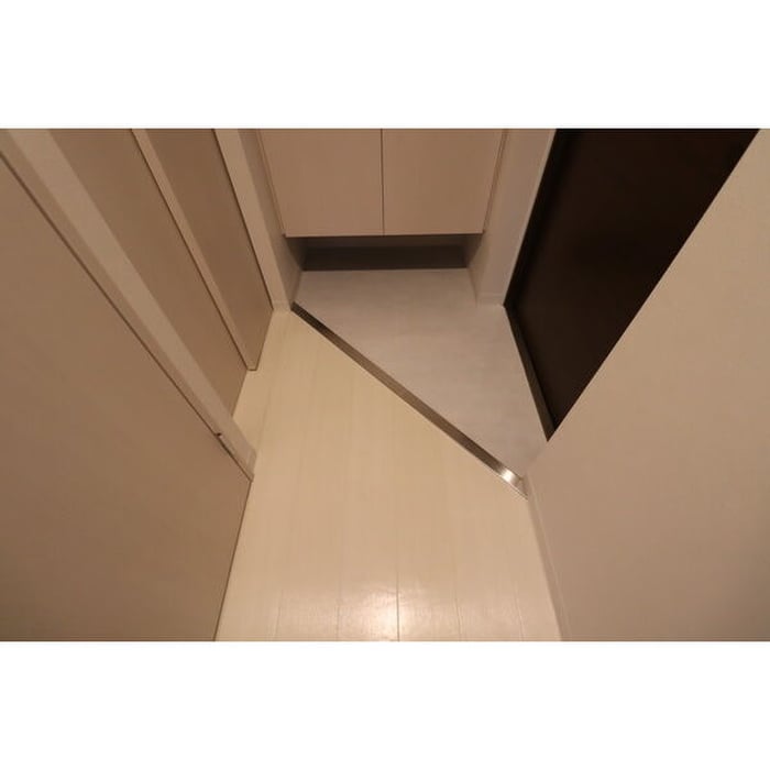 物件内観写真15　(玄関)