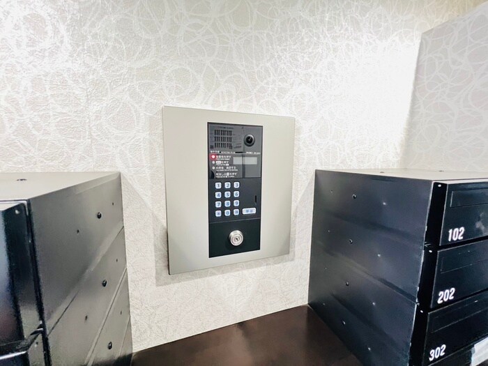 物件外観写真4　(エントランス部分)