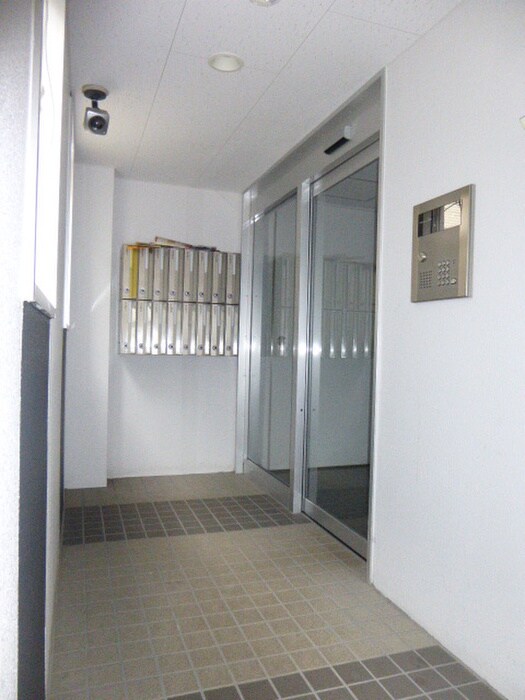 物件外観写真1　(エントランス部分)