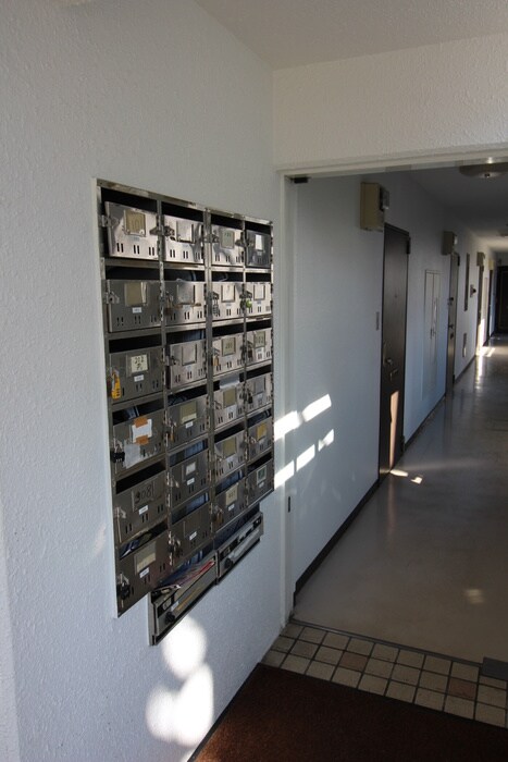 物件外観写真4　(エントランス部分)