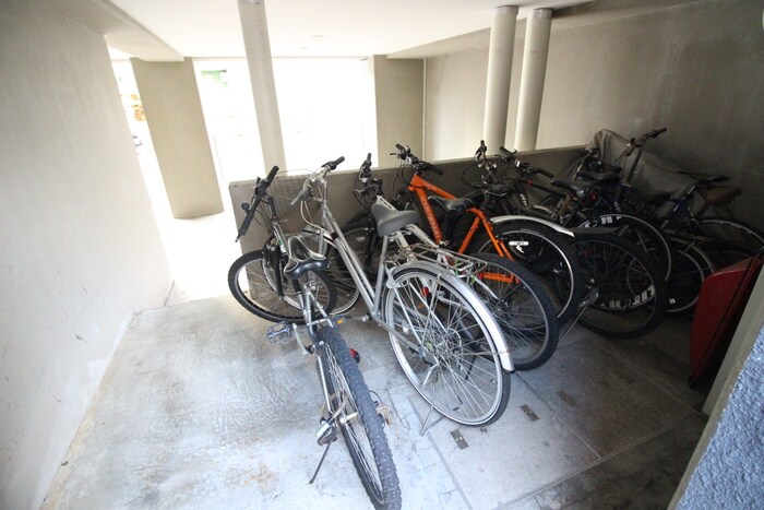 物件外観写真6　(駐輪場)