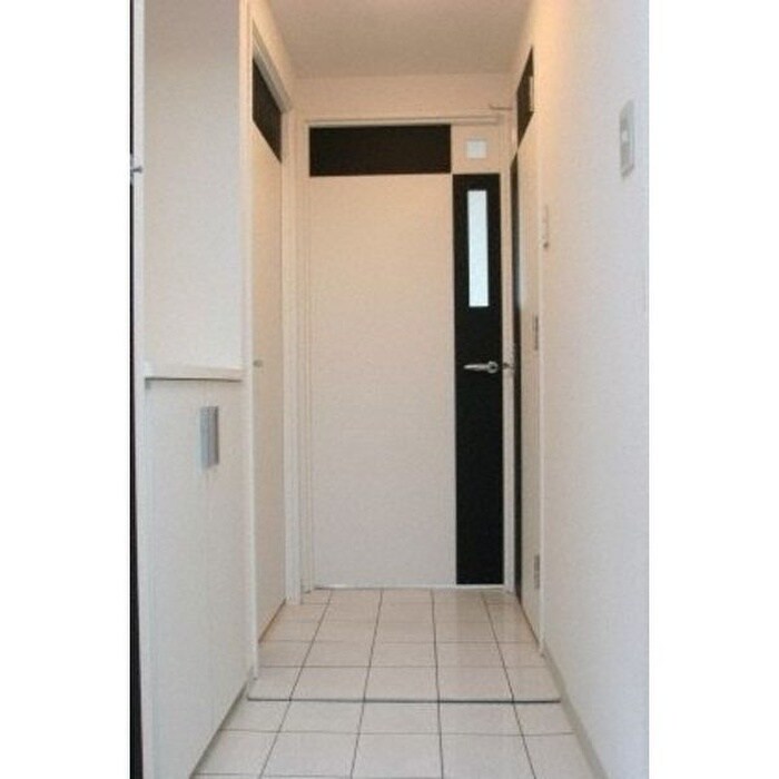 物件内観写真12　(玄関)