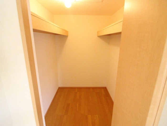 物件内観写真12　(収納)