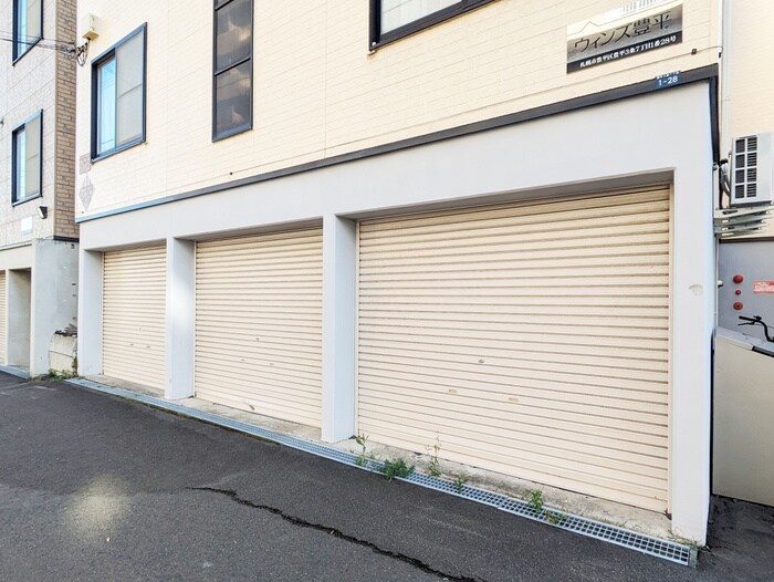 物件外観写真4　(駐車場)