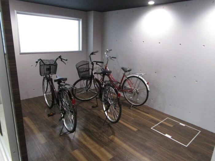 物件外観写真6　(駐輪場)