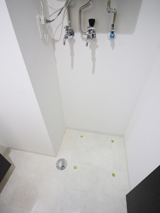 物件内観写真14　(洗濯機置場)