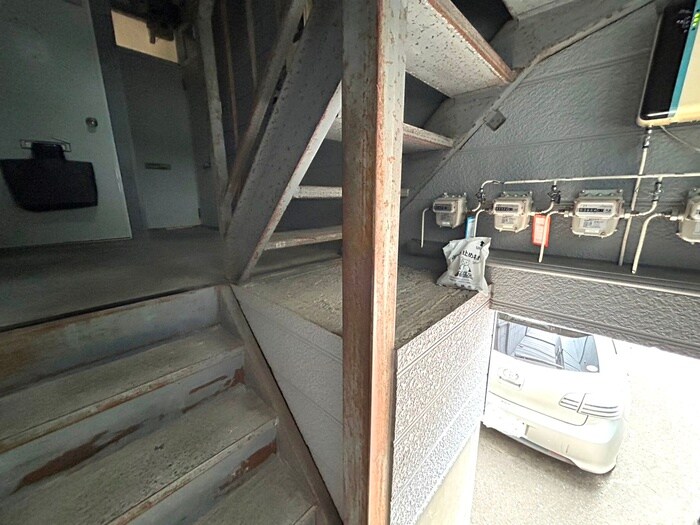 物件外観写真5　(エントランス部分)