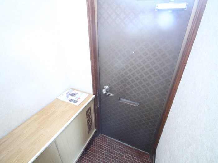 物件内観写真15　(玄関)