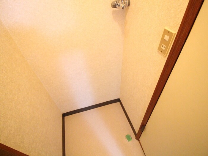 物件内観写真17　(洗濯機置場)