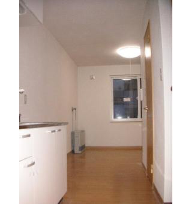 物件内観写真2　(居室)