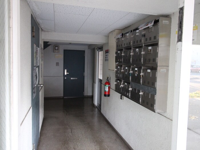 物件外観写真4　(エントランス部分)