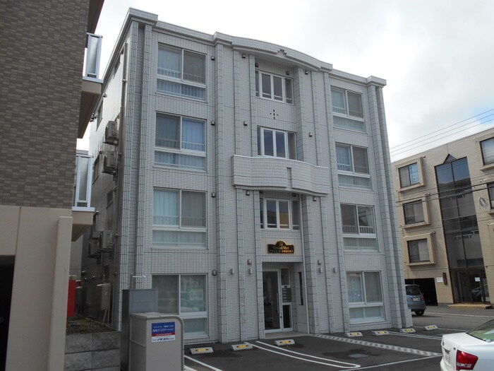 物件外観写真3　(外観写真)