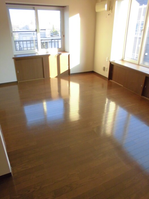 物件内観写真3　(居室)