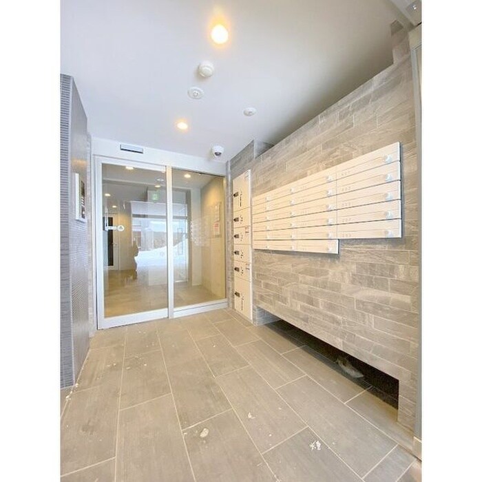 物件外観写真4　(エントランス部分)