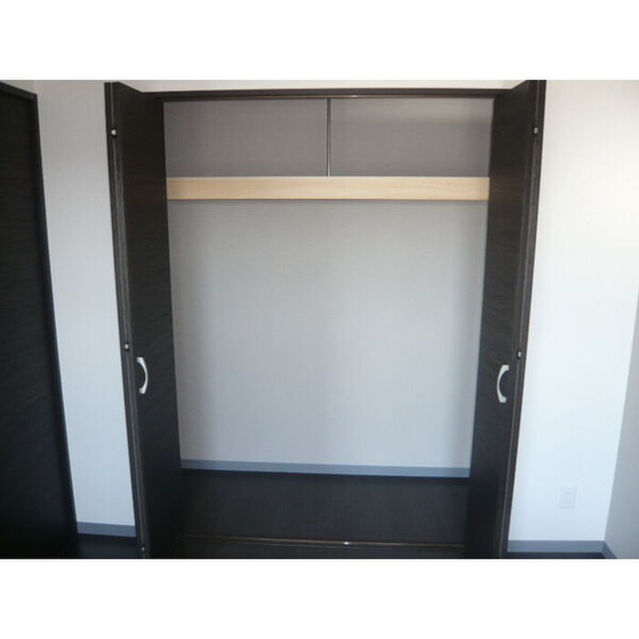 物件内観写真12　(収納)