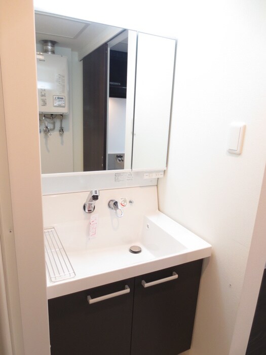 物件内観写真11　(洗面)