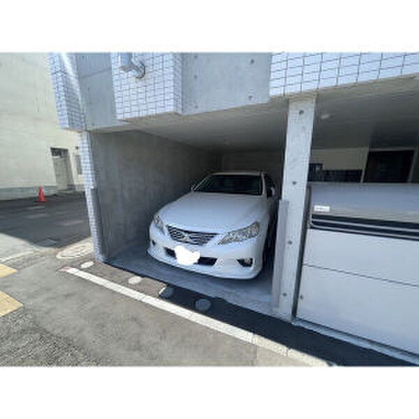 物件外観写真2　(駐車場)