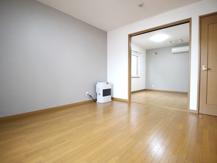 物件内観写真3　(居室)