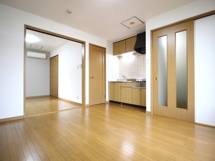 物件内観写真4　(居室)