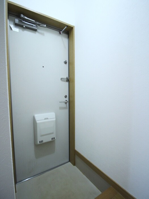 物件内観写真12　(玄関)