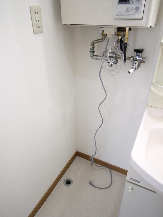 物件内観写真15　(洗濯機置場)