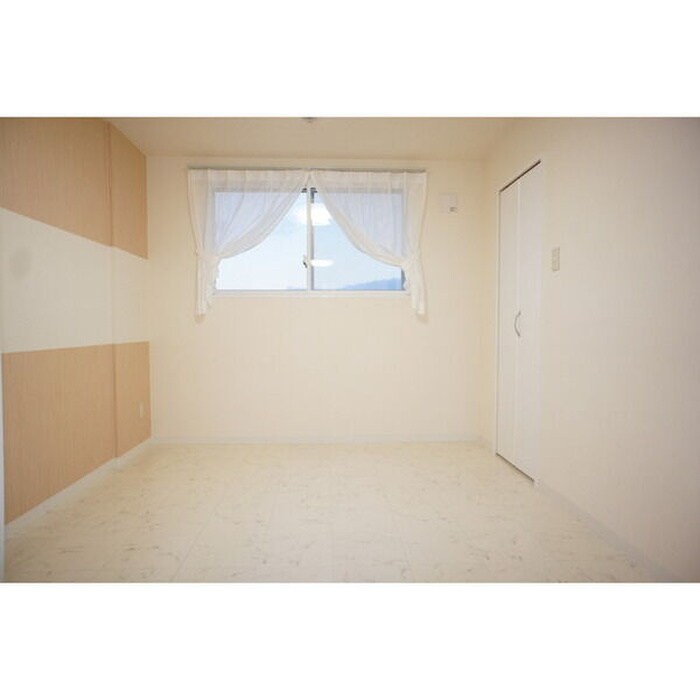 物件内観写真6　(居室)