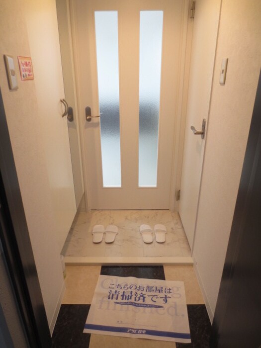 物件内観写真14　(玄関)