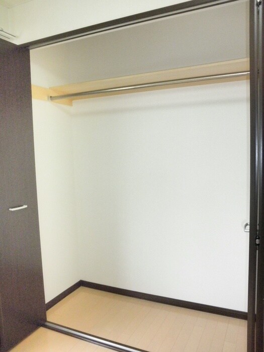 物件内観写真12　(収納)