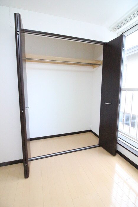 物件内観写真12　(収納)