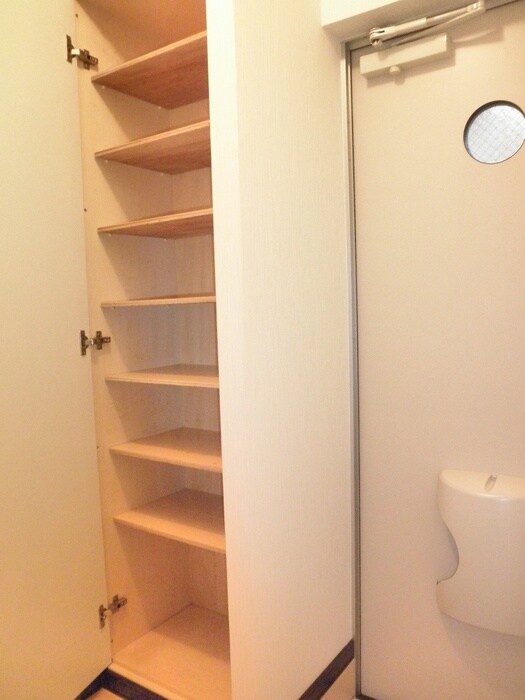 物件内観写真13　(玄関)