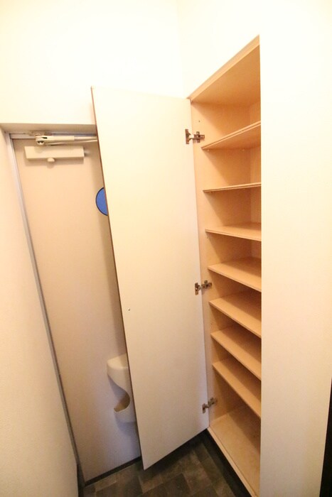 物件内観写真14　(靴箱)