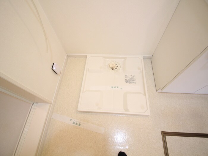 物件内観写真18　(洗濯機置場)