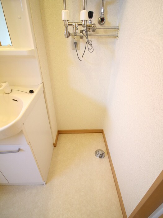 物件内観写真18　(洗濯機置場)