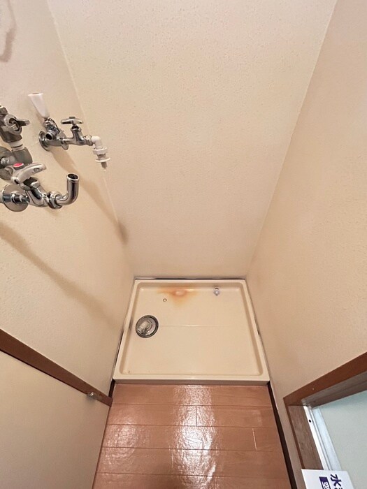 物件内観写真18　(洗濯機置場)