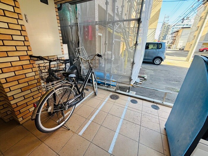 物件外観写真5　(駐輪場)