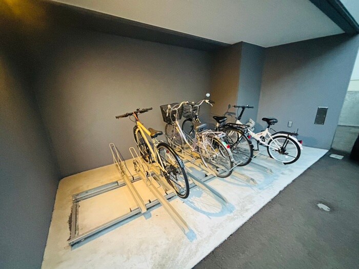 物件外観写真6　(駐輪場)
