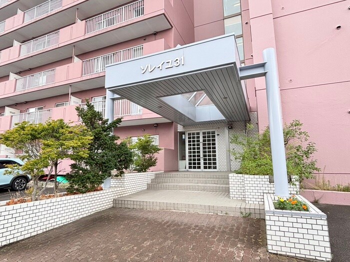 物件外観写真3　(エントランス部分)