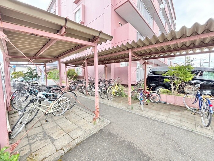 物件外観写真5　(駐輪場)