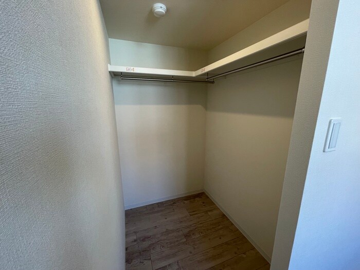 物件内観写真15　(収納)