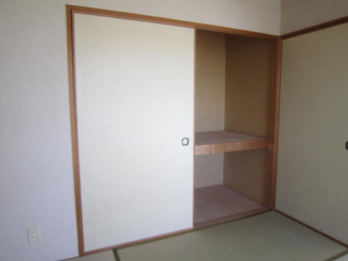 物件内観写真5　(収納)