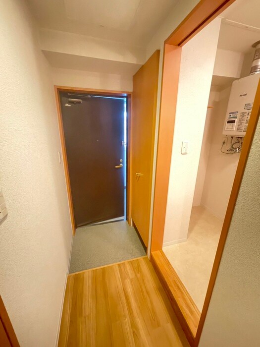 物件内観写真16　(玄関)