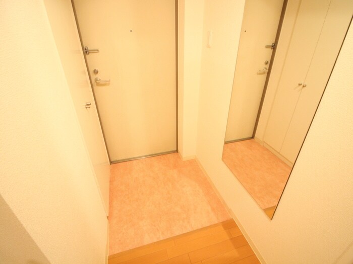 物件内観写真18　(玄関)