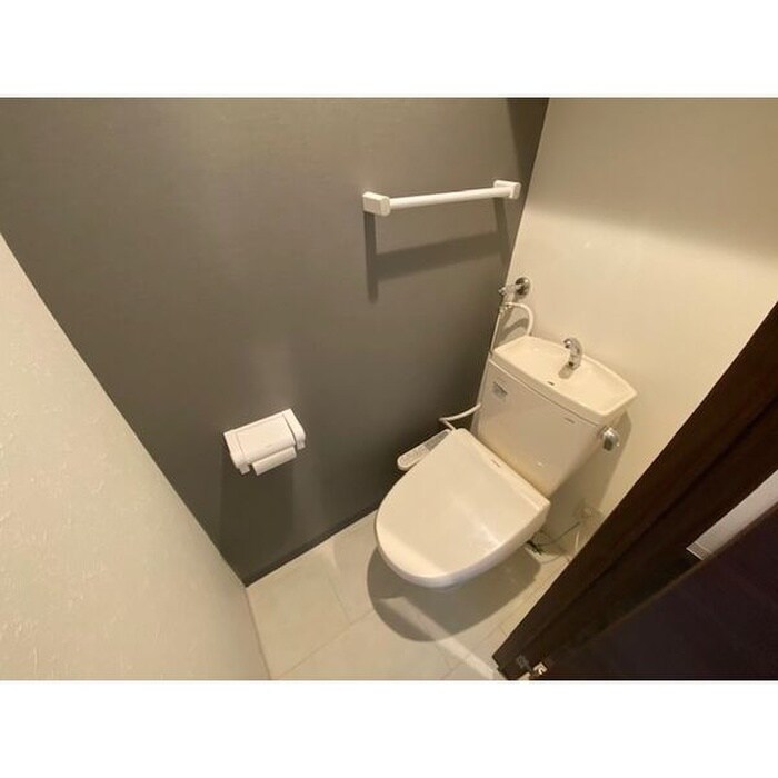 物件内観写真11　(トイレ)