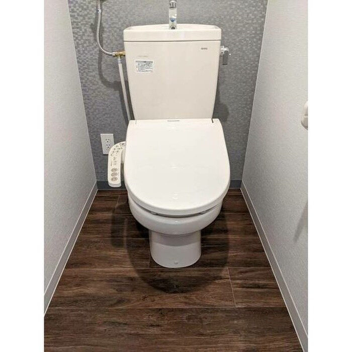 物件内観写真8　(トイレ)