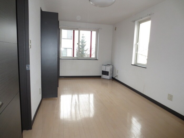 物件内観写真4　(居室)