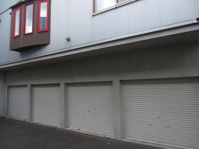 物件外観写真3　(駐車場)