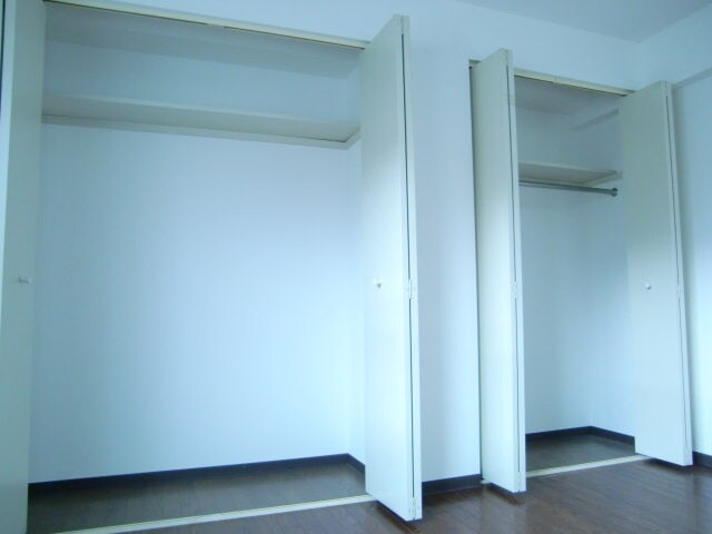 物件内観写真10　(収納)