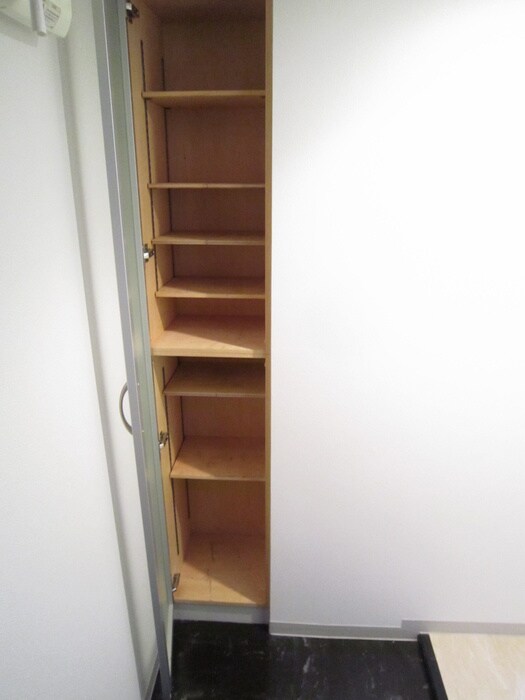 物件内観写真9　(靴箱)